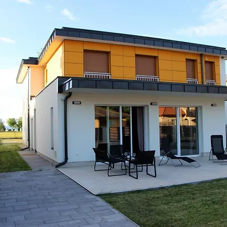 Family Beach Haus